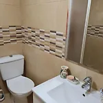 Διαμέρισμα 5 Mins From The Beach With Pool *