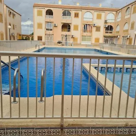 Διαμέρισμα 5 Mins From The Beach With Pool